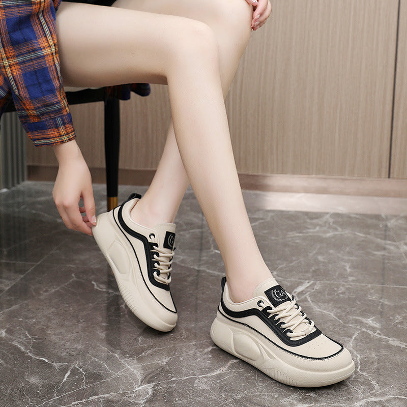 Damen Sportliche Sneakers mit dämpfendem Obermaterial und charakteristischer Sohle R&B