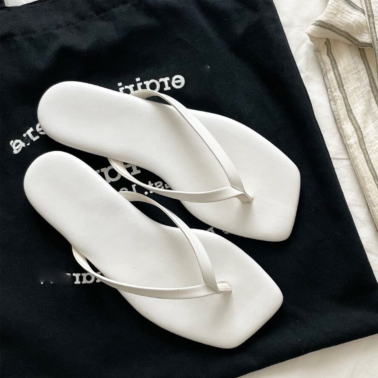 Damen Zehensteg-Sandalen mit modernem Design und ergonomischem Fußbett R&B