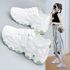 Damen Lauf-Sneaker mit atmungsaktiver Oberflächenstruktur und dämpfender Sohle