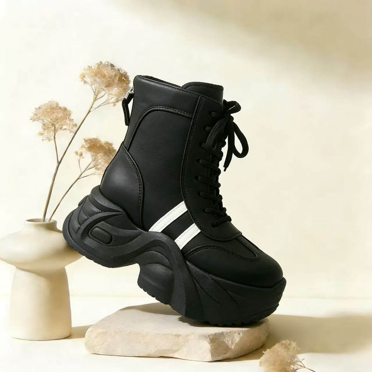 Damen Chunky Stiefeletten mit dickem Profil und sportlichem Design