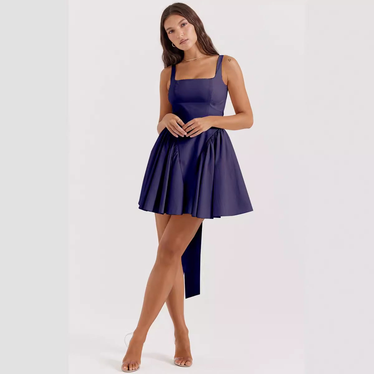 Damen Kurzkleid mit schmeichelndem Schnitt und voluminösem Rock R&B