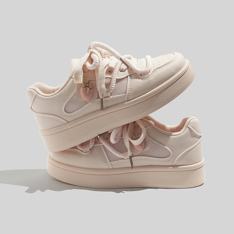 Damen Sneakers mit atmungsaktiven Mesh-Einsätzen und dekorativen Details