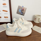 Damen Plattform-Sneaker mit verspielten Design-Details und bequemer Dämpfung