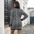 Damen Strickkleid mit hohem Kragen und strukturiertem Muster R&B