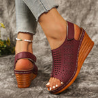 Damen Atmungsaktive Wedge-Sandalen mit floralem Cut-Out Design