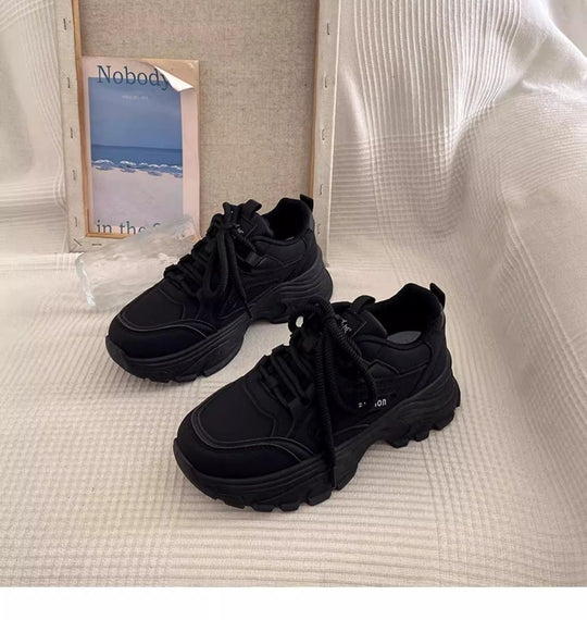 Damen Sportliche Sneakers mit robustem Profil und bequemer Dämpfung R&B