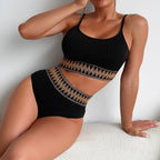 Damen Bikini-Set mit figurbetonendem Rippenmuster und buntem Elastikbund R&B