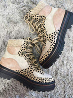 R&B | Stiefeletten mit Wildlederdetails Leopardenmuster