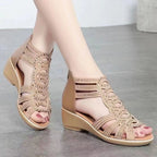 Damen Wedge-Sandalen mit filigranen Riemen und funkelnden Akzenten