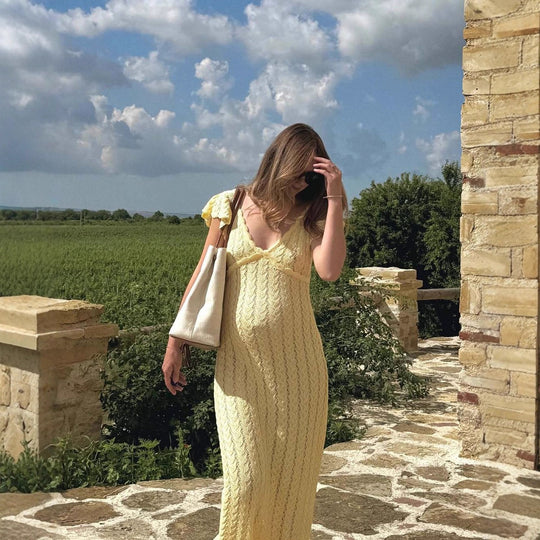 Damen Strickkleid mit zarten Rüschendetails und feiner Lochstrickstruktur R&B
