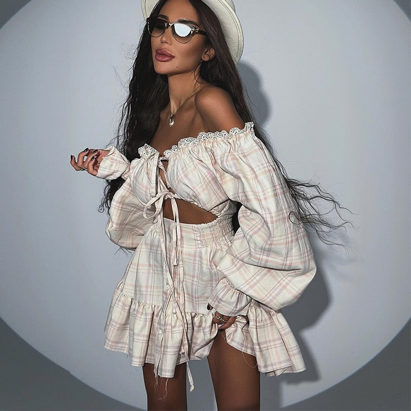 Damen Verspielt-romantisches Minikleid mit Puffärmeln und Rüschen R&B