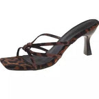 Damen Elegante Mules mit raffinierter Riemenführung und bequemem Absatz R&B