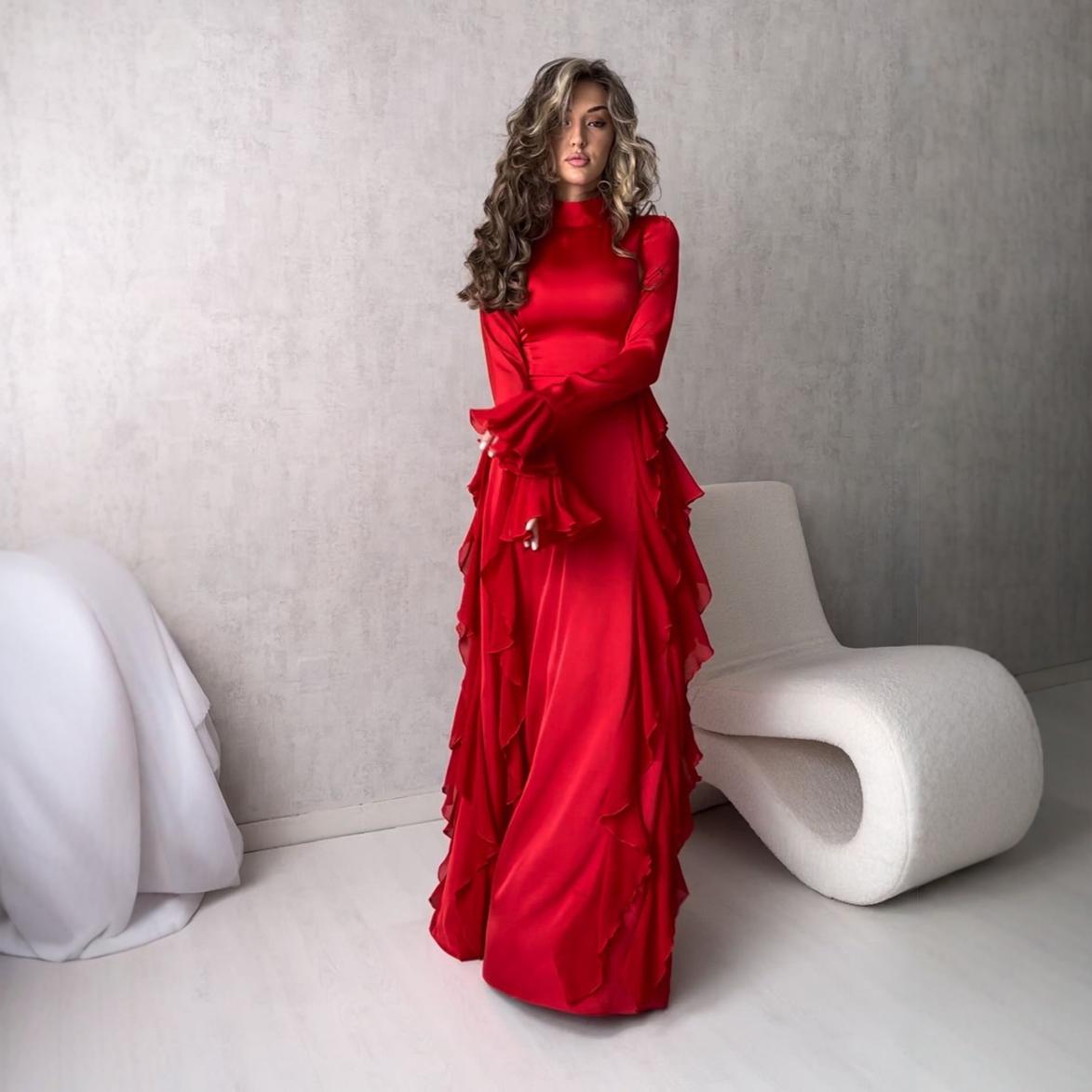 Damen Maxikleid im eleganten Rüschendesign mit Langarm