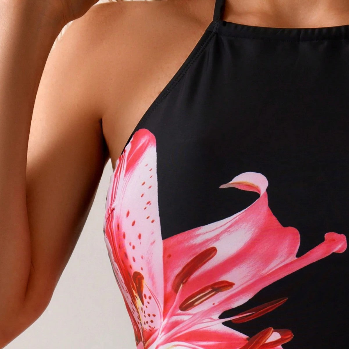 Damen Tankini-Set mit verspieltem floralen Muster und seitlichen BindR&Bändern R&B