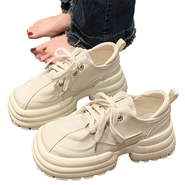 Damen Sneakers mit futuristischem Design und dämpfender Komfortsohle