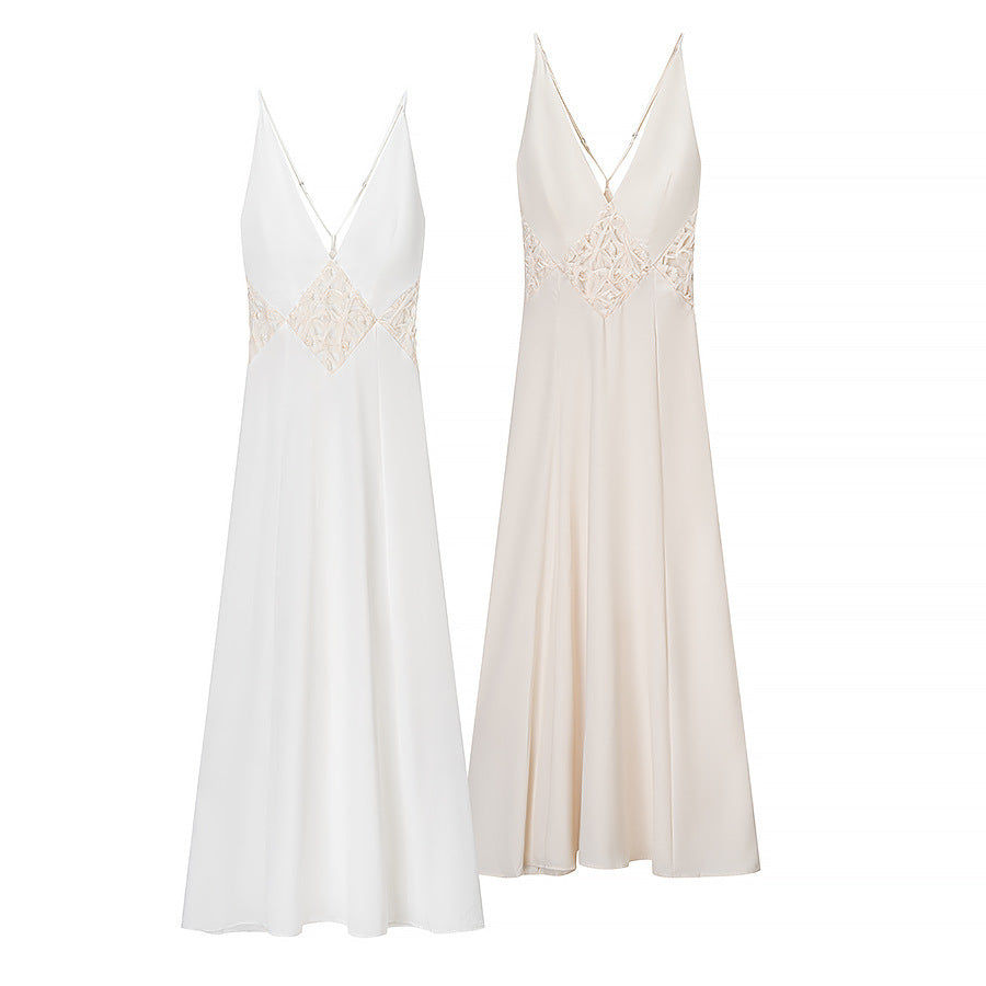 Damen Langarm Maxi-Kleid mit raffiniertem V-Ausschnitt und kunstvollem Spitzenbesatz R&B