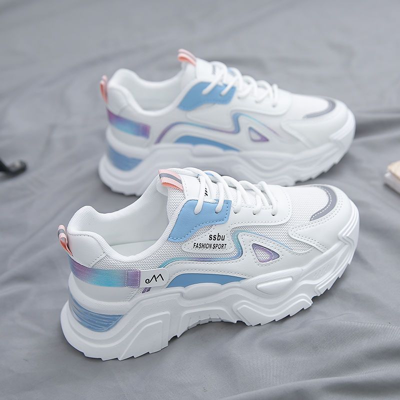 Damen Sportliche Sneakers mit innovativer Dämpfung und futuristischem Design