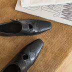 Damen Elegante Slipper mit dekorativem Ausschnitt R&B