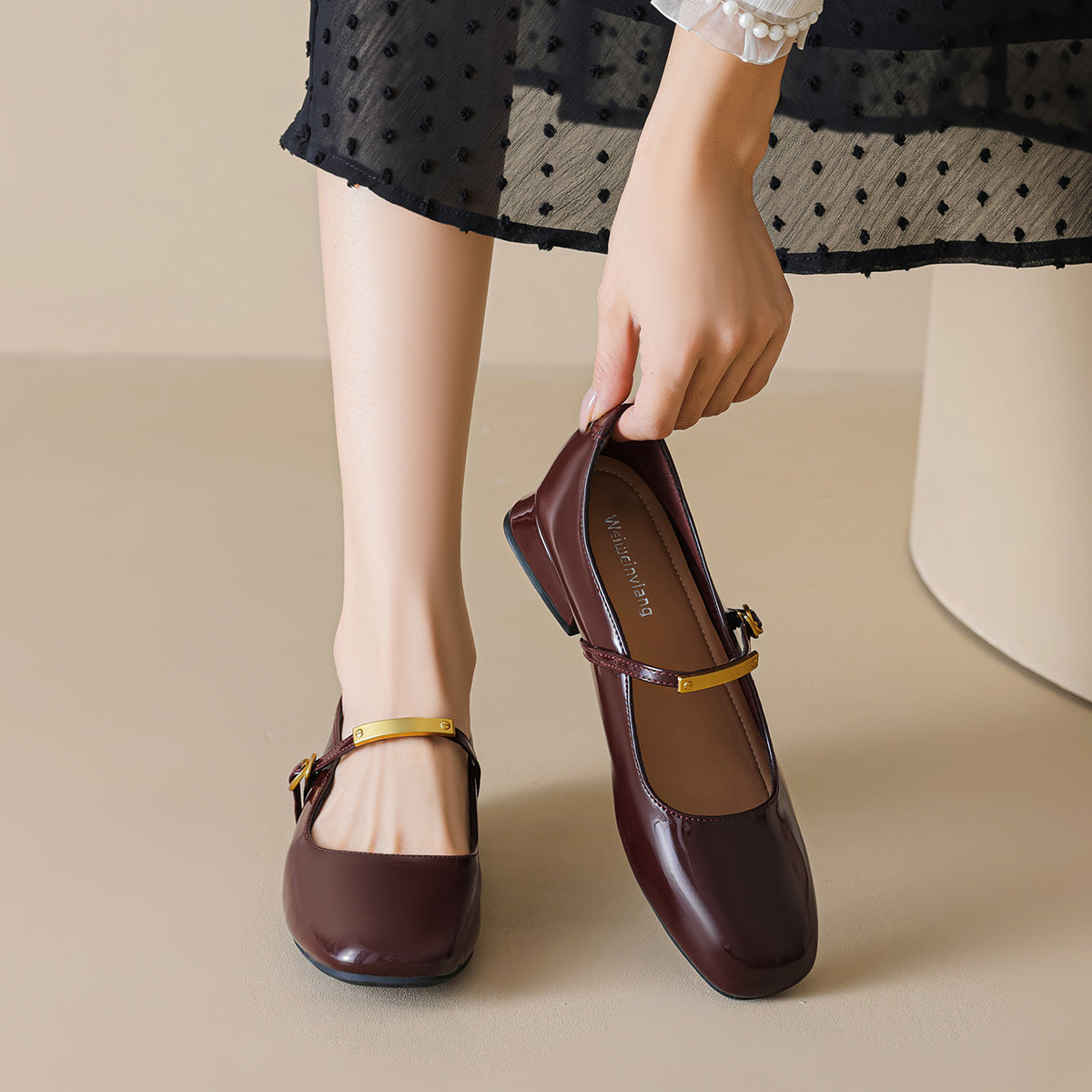 Damen Ballerinas mit modischem Riemchen und glänzendem Lackfinish