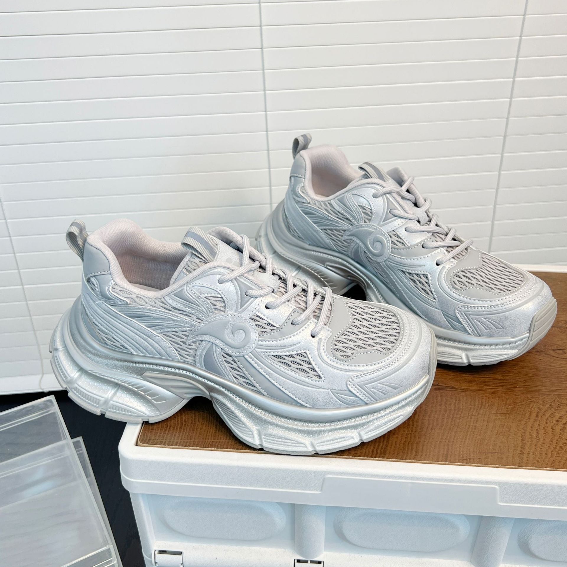 Damen Sportliche Sneakers mit atmungsaktivem Mesh und dämpfendem Design R&B