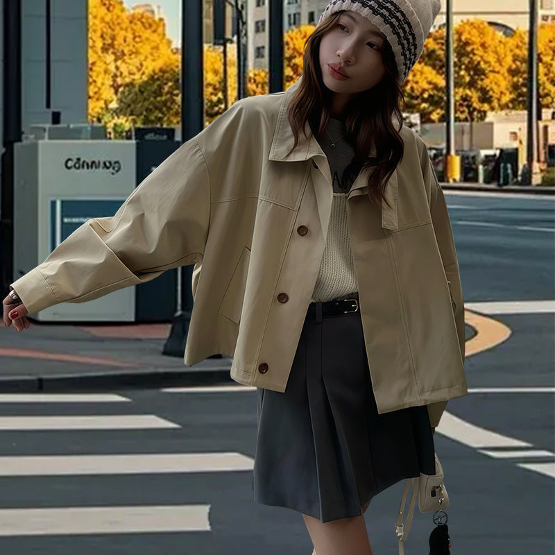 Damen modische Kurzjacke mit innovativem Kragen und dekorativen Knöpfen R&B