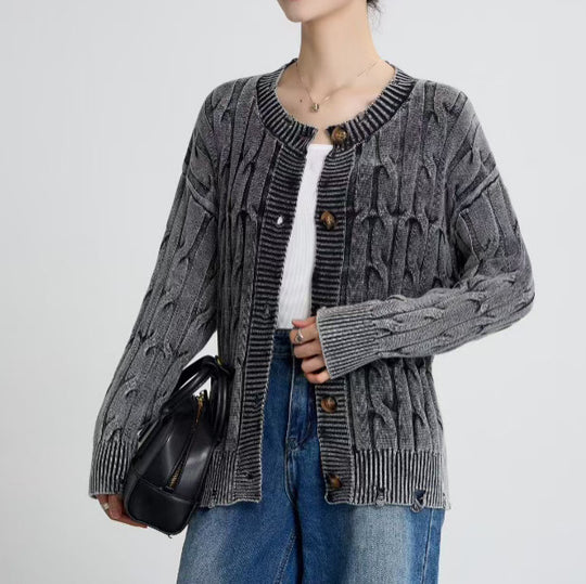 Damen Strickjacke mit Zopfmuster und eleganten Knopfdetails R&B