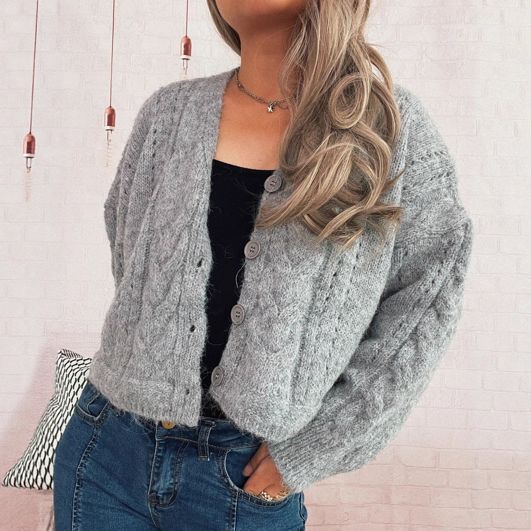 Damen kuschelige Strickjacke mit Zopfmuster und V-Ausschnitt R&B