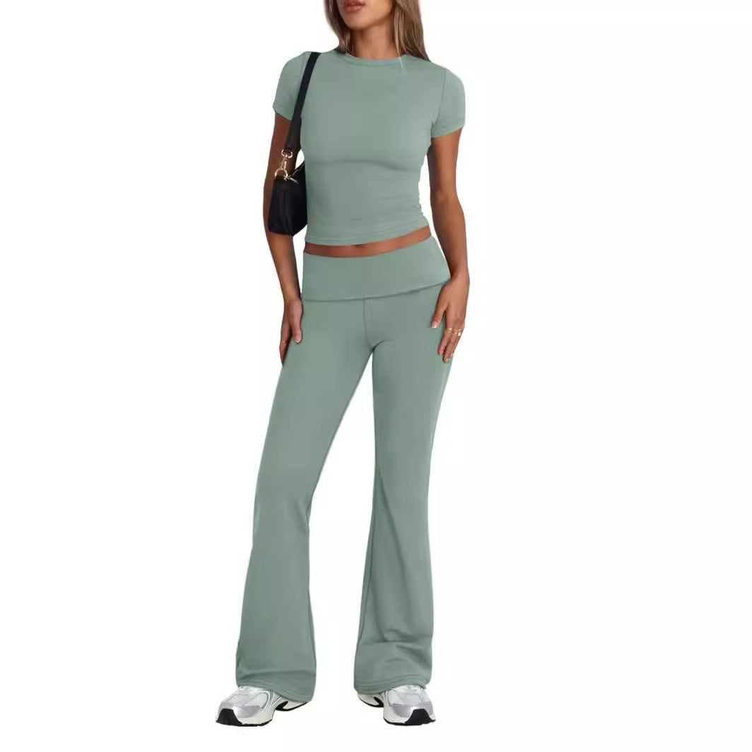 Damen Sportliches Kombination-Outfit mit körpernahem Top und ausgestellten Hosen R&B