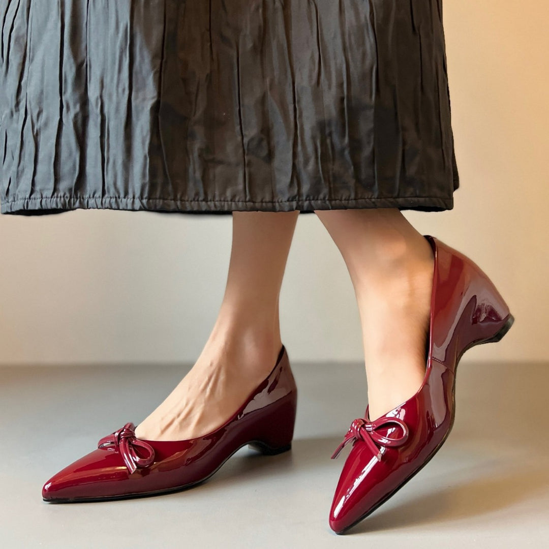Damen elegante Ballerinas mit dekorativem Schleifenakzent und glänzender Lackoberfläche R&B
