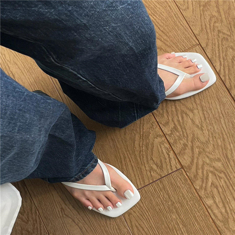 Damen Zehentrenner-Sandalen mit geschwungenem Fußbett und eleganter Riemenkonstruktion R&B