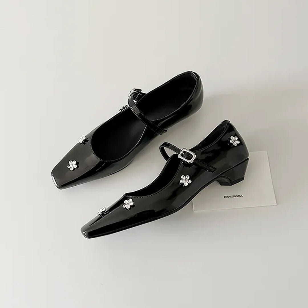 Damen Ballerina-Schuhe mit verziertem Riemen und glänzenden Applikationen R&B