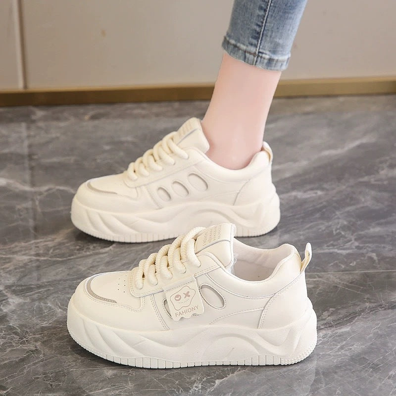 Damen Sportliche und komfortable Sneaker mit Einsatz von atmungsaktiven Materialien R&B