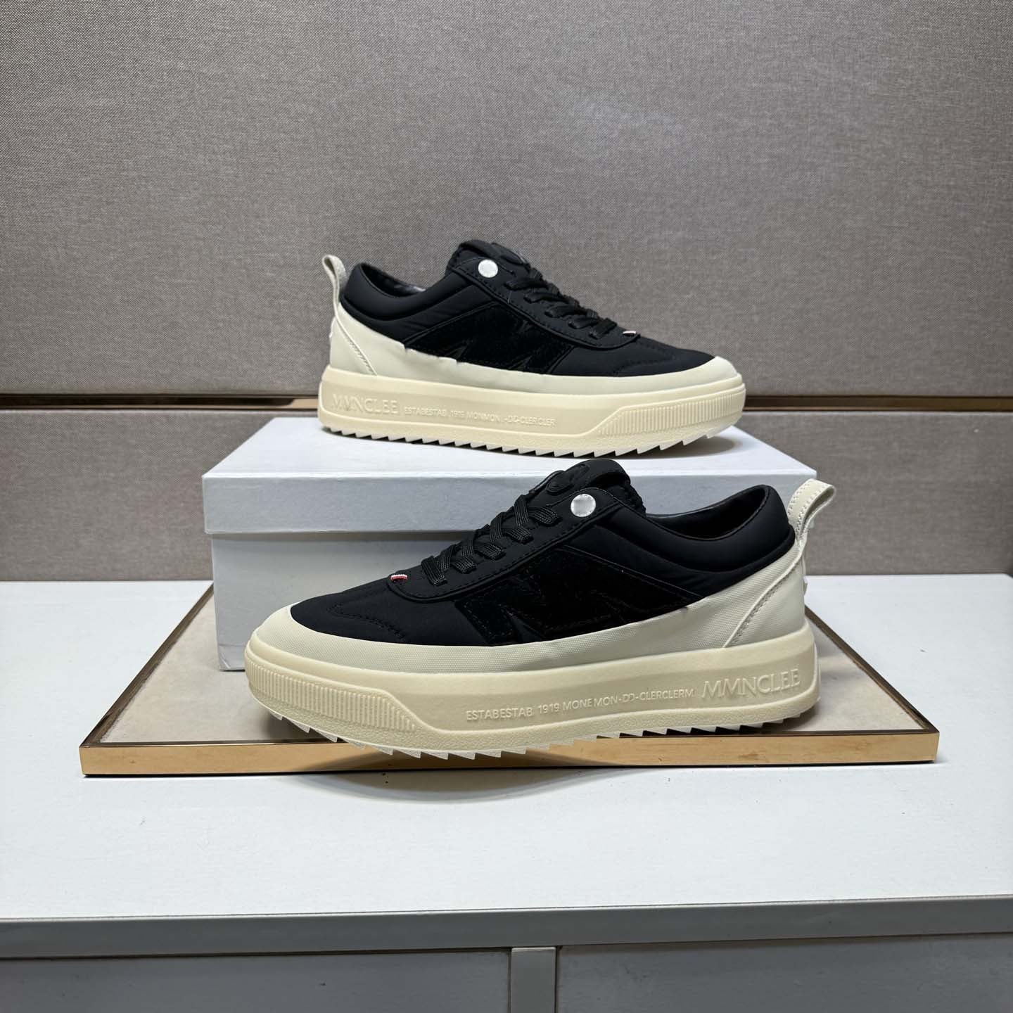 Damen Sneakers mit atmungsaktivem Obermaterial und sportlichem High-Performance Design R&B