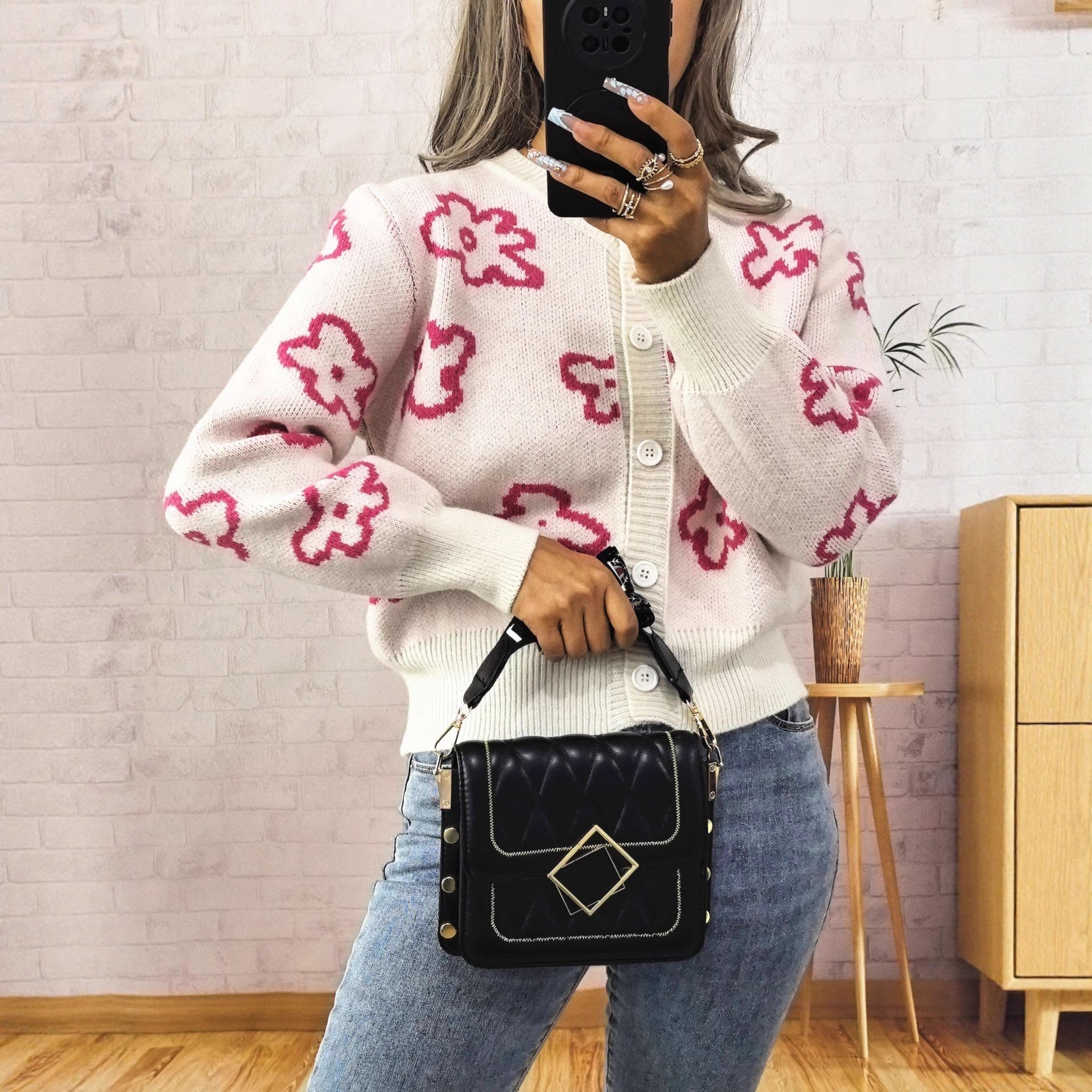Damen gemütliche Strickjacke mit floralem Muster und Knopfverschluss R&B