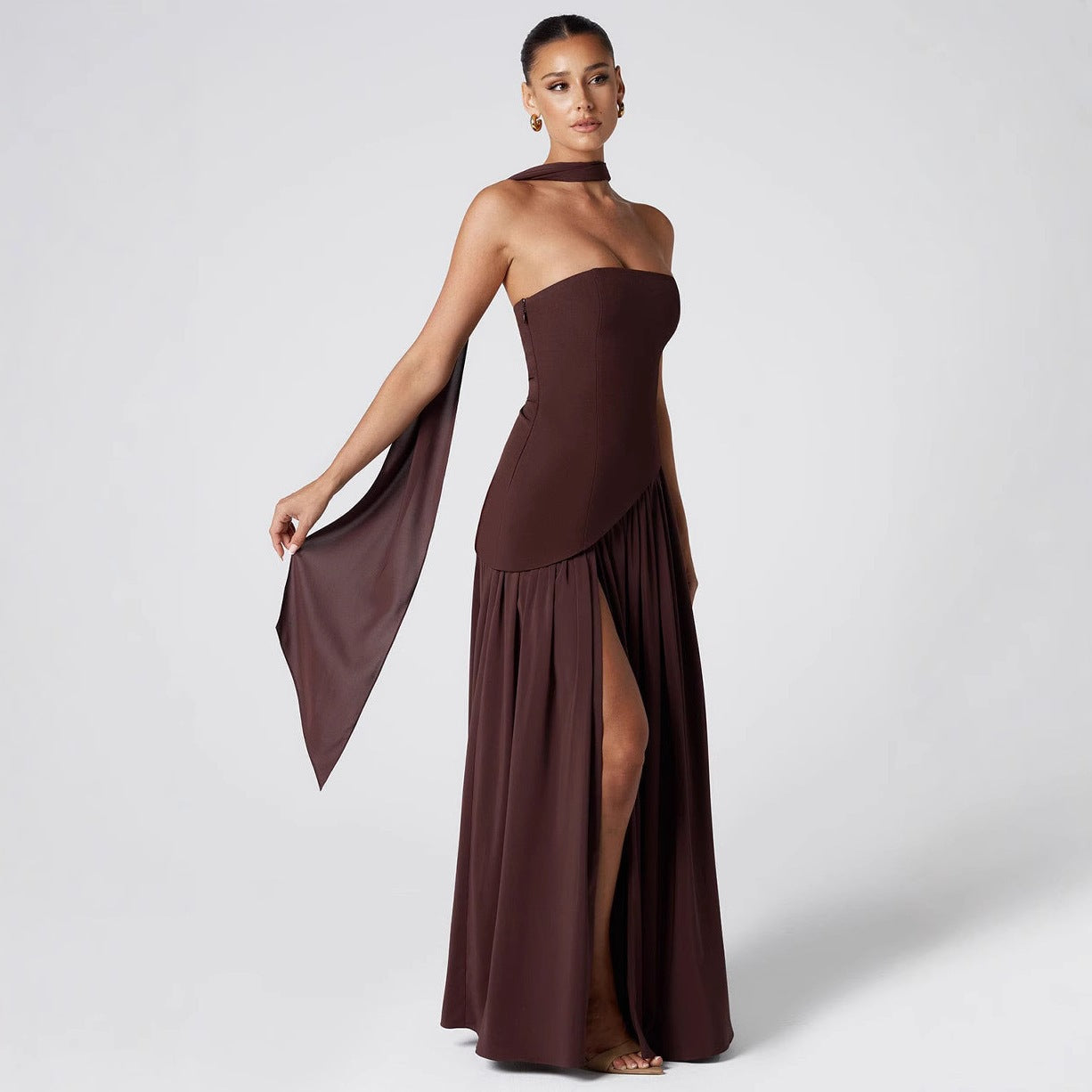 Damen Maxikleid mit schulterfreiem Design und dekorativem Wickelausschnitt R&B