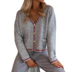 Damen modische Strickjacke mit dekorativen Knöpfen und Stickdetails