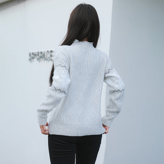 Damen kuscheliger Pullover mit hochgelegtem Kragen und winterlichem Motiv R&B
