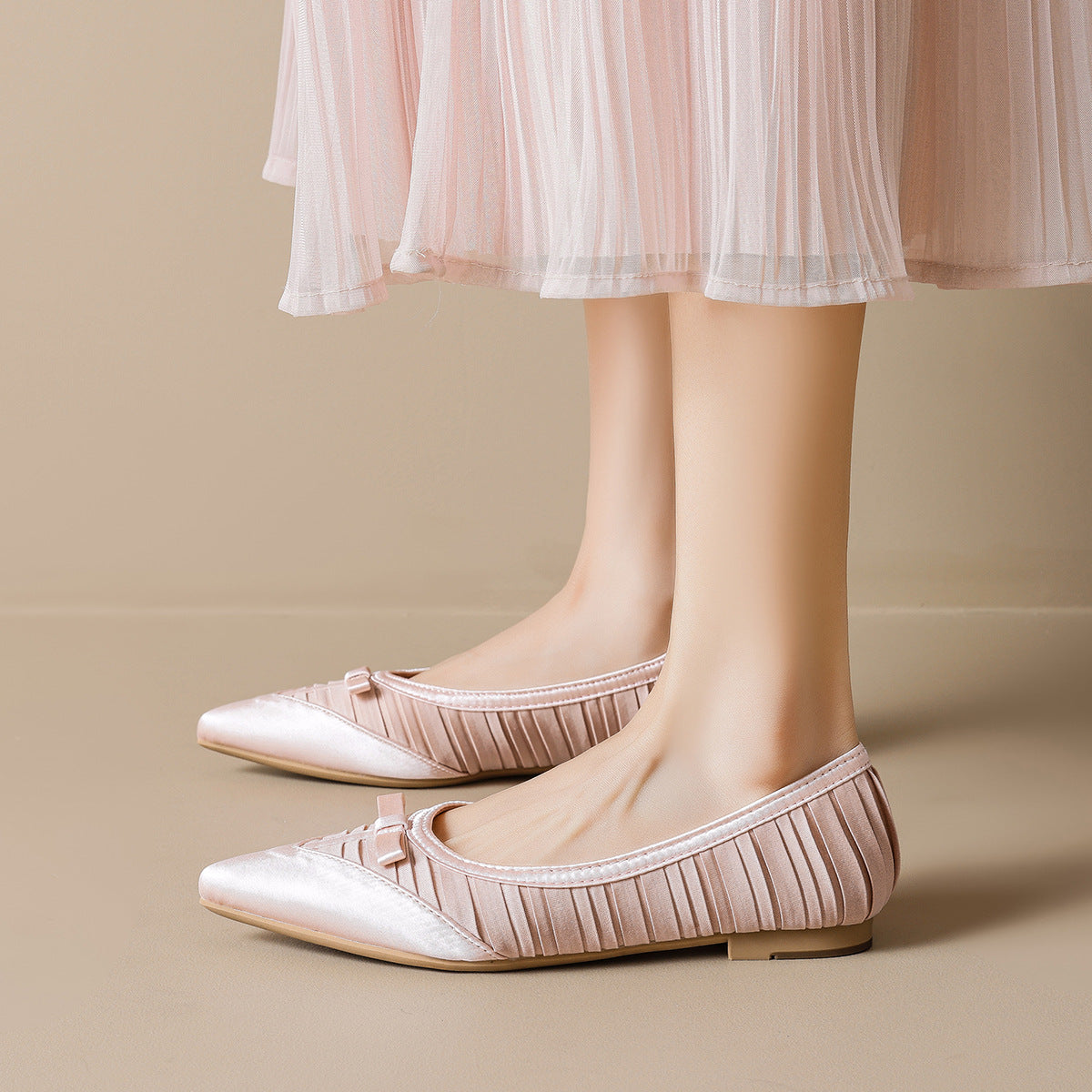 Damen Spitzenschuhe mit modischem Faltendesign und eleganter Schleifenapplikation