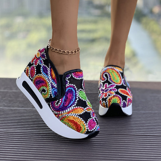 Damen modische Slip-On Sneakers mit buntem Stickdesign R&B