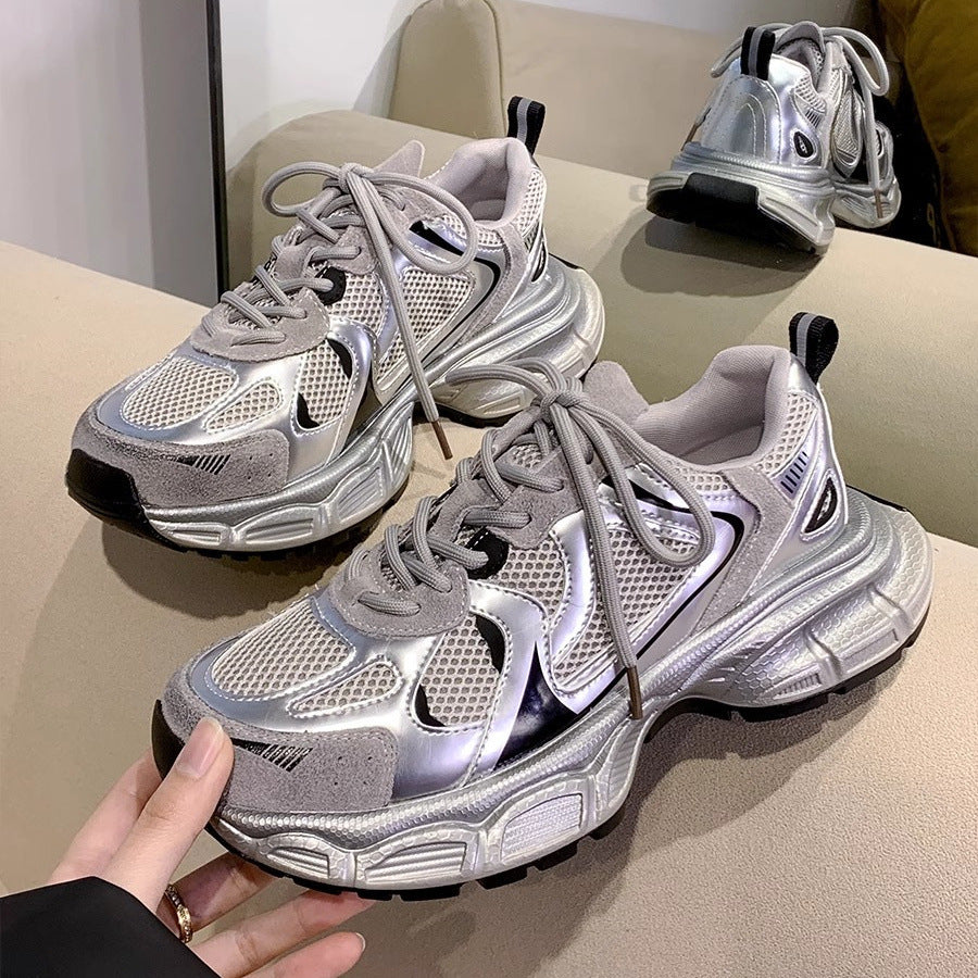 Damen Sportliche Sneakers mit Mesh-Obermaterial und reflektierenden Akzenten R&B