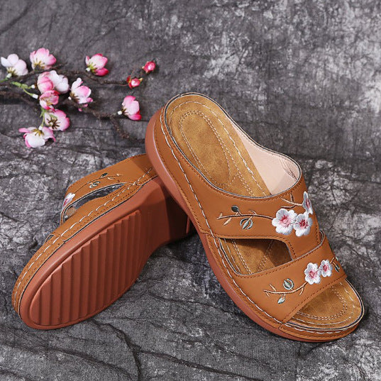 Damen Komfortable Riemensandalen mit floralem Stickdesign R&B
