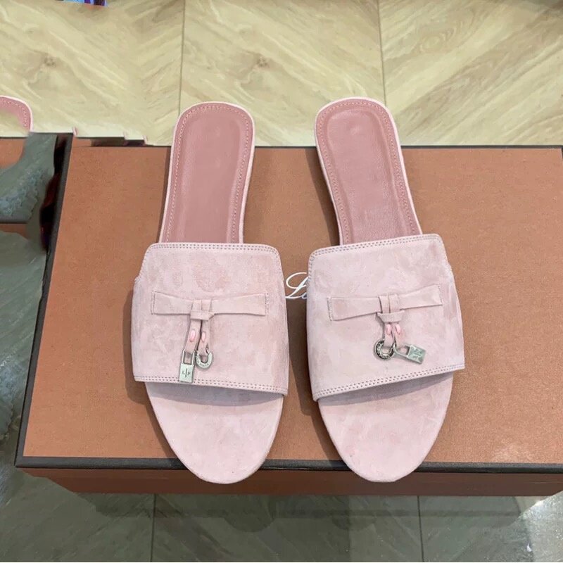 Damen Elegante Slippers aus weichem Wildleder mit dekorativem Riemendesign R&B