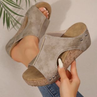 Damen nan Keilsandalette mit Fersenriemen, ergonomischem Fußbett, Korkoptik-Plateau und gepolstertem Zehenbereich R&B