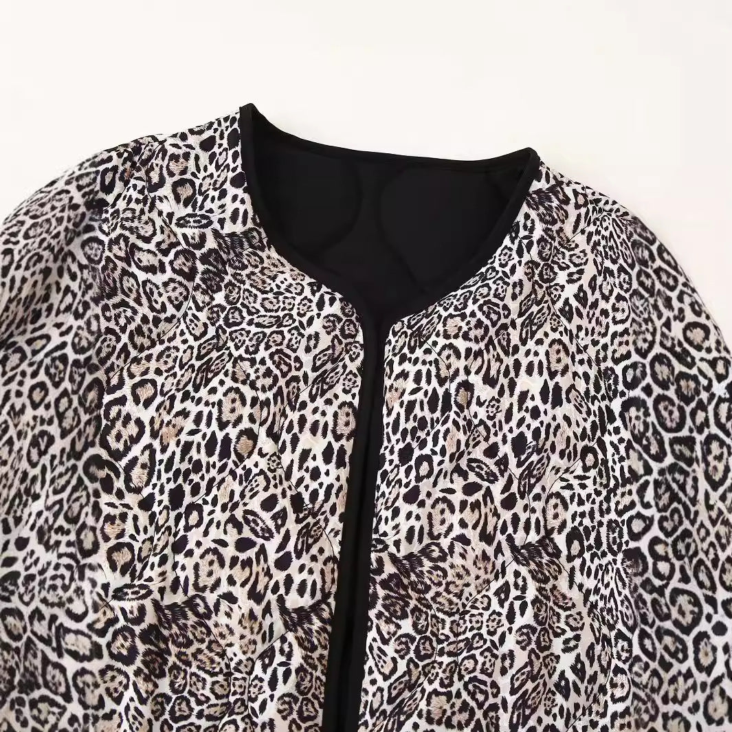 Damen gesteppte Jacke mit modernem Leopardenmuster und praktischen Taschen R&B
