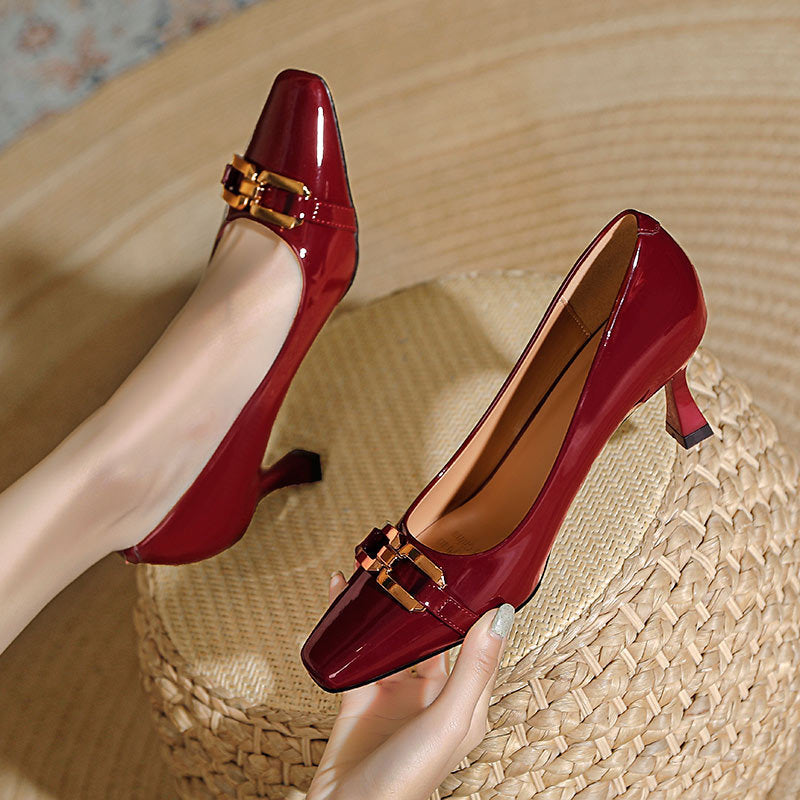 Damen Pumps mit geschmackvollem quadratischem Zehenbereich und eleganter Schnallenapplikation