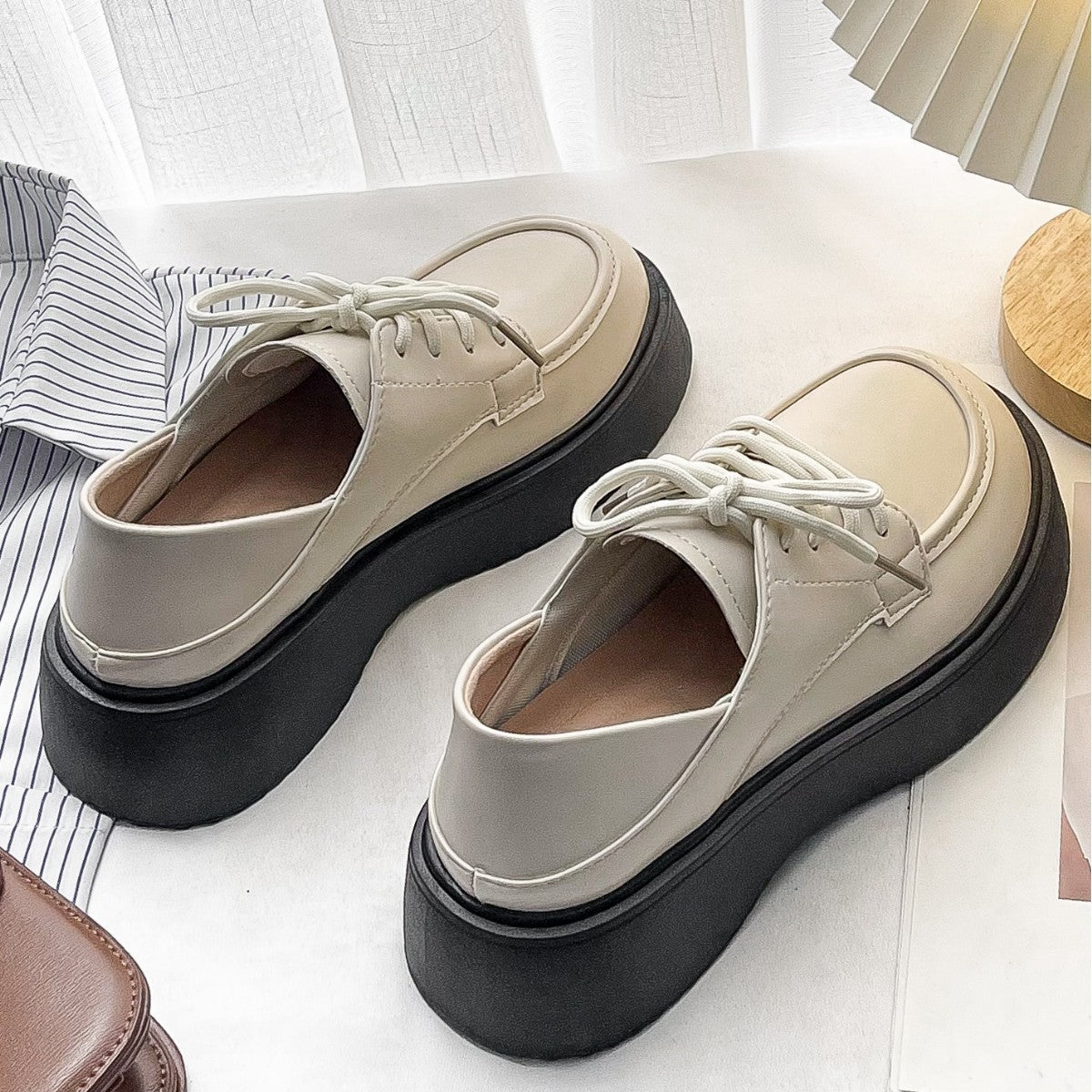 Damen Schnürschuhe mit modischem Plateau und edlem Obermaterial R&B