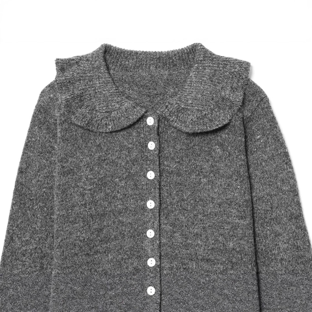 Damen Strickjacke mit Peter Pan Kragen und Knopfdetail R&B
