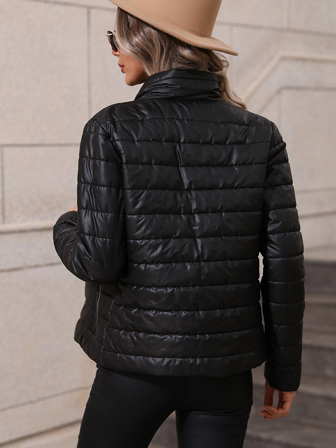 Damen gesteppte Übergangsjacke mit hochgeschlossenem Kragen und praktischen Taschen R&B