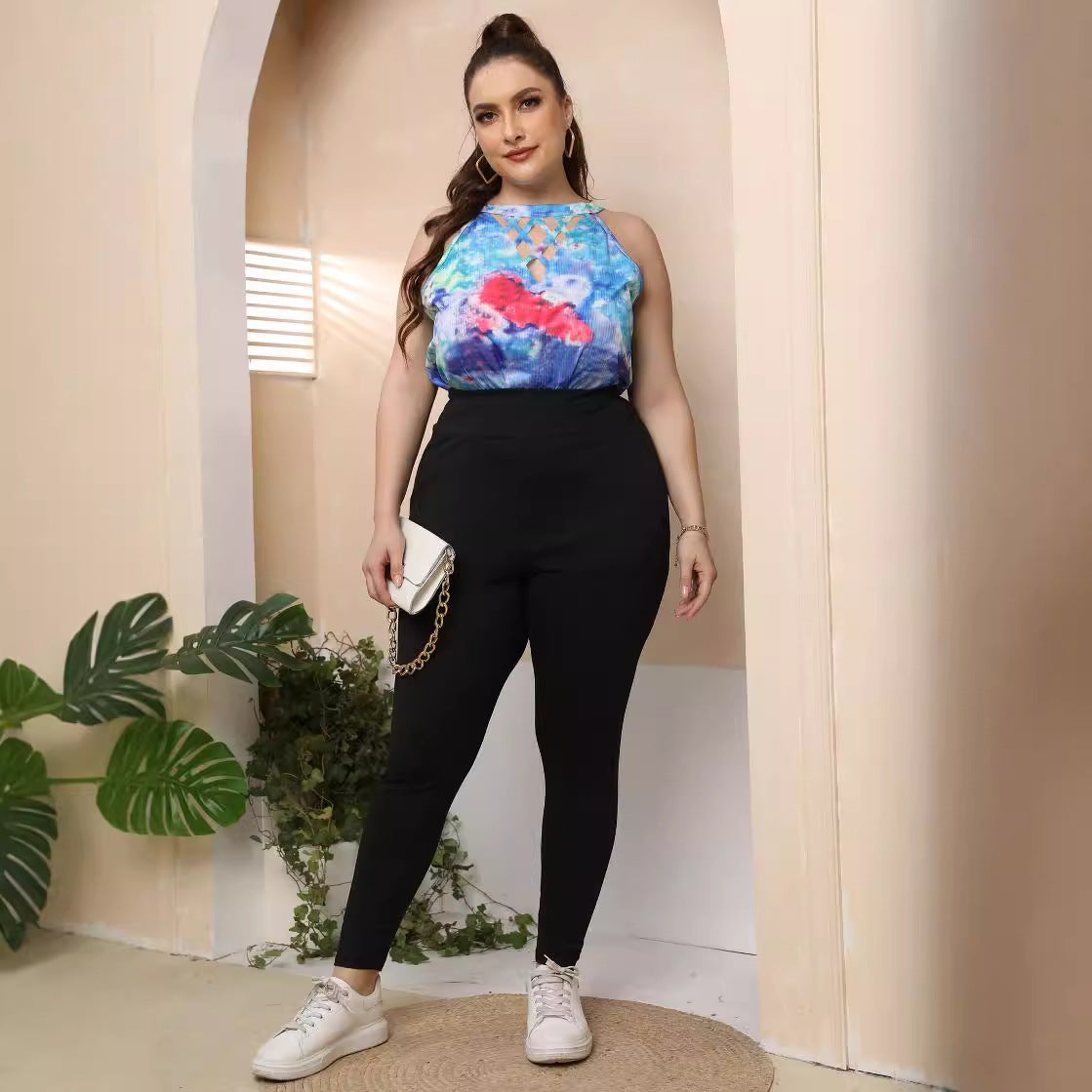 Damen lässiges Top mit modernen Cut-Outs und buntem Batik-Muster R&B