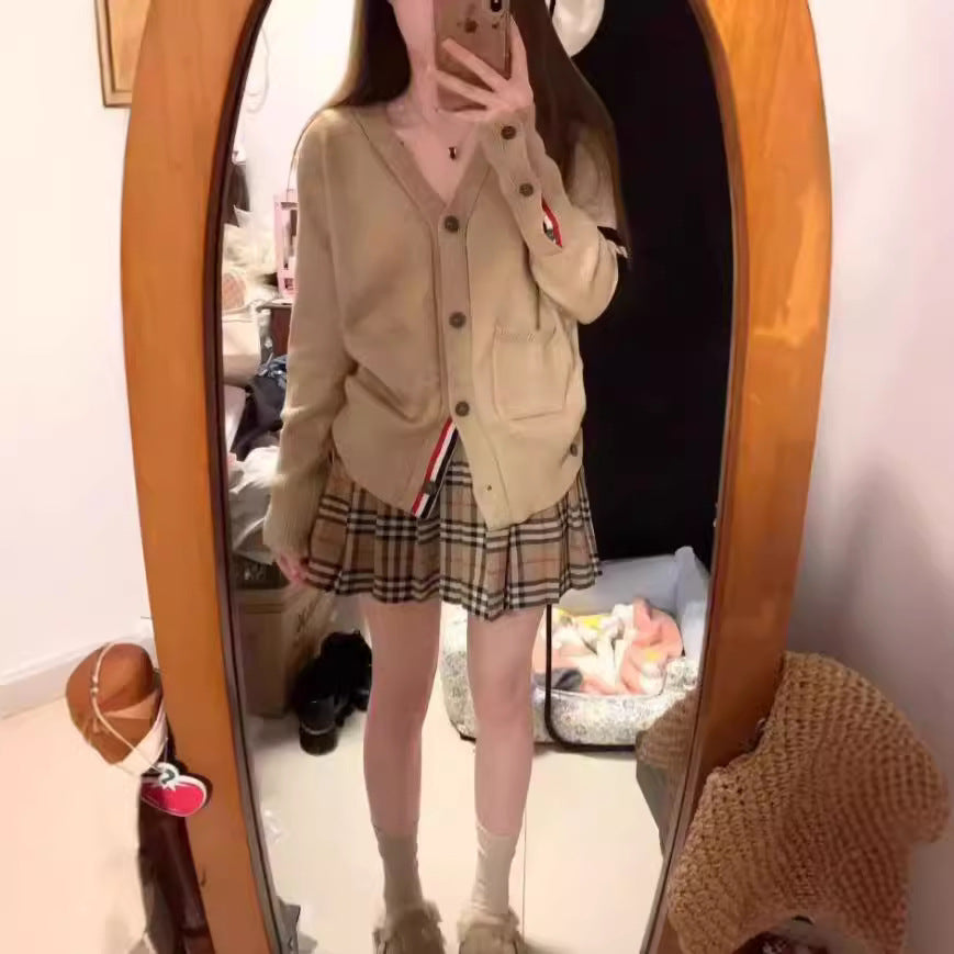 Damen Strickjacke mit hohen Taschen und grafischen Akzenten R&B